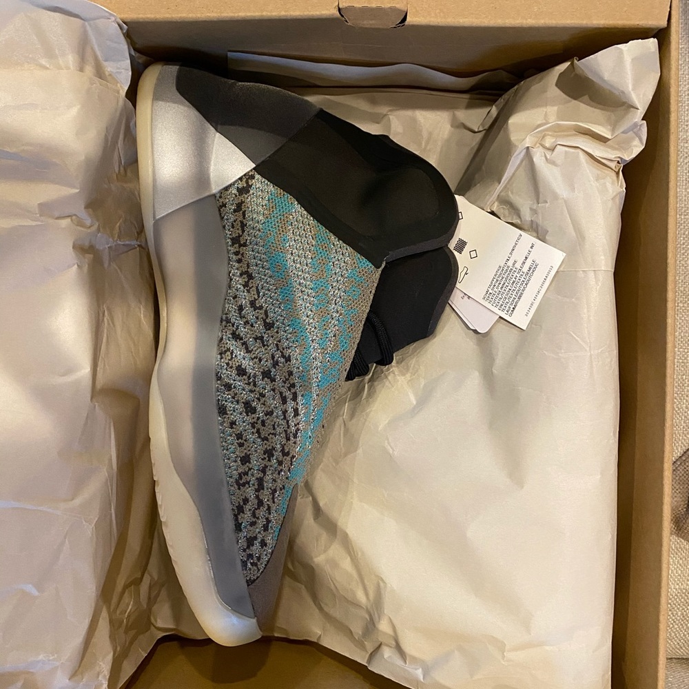 Yeezy QNTM “Teal Blue” - Picture 5 of 5